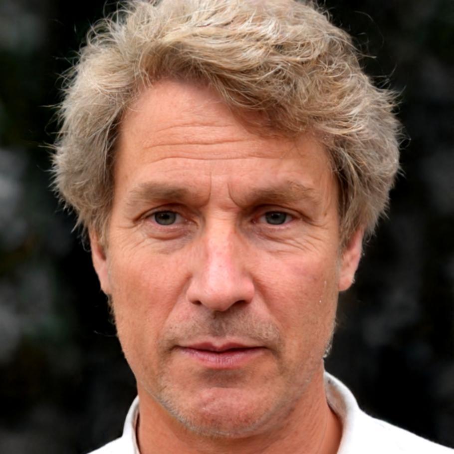 Portrait of manufacturing executive testimonial